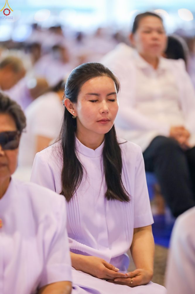 ภาพ No.311294:วันอาทิตย์ต้นเดือนที่ 1 มีนาคม พ.ศ.2569 พิธีตักบาตร และ พิธีบูชาข้าวพระ ณ สภาธรรมกายสากล วัดพระธรรมกาย