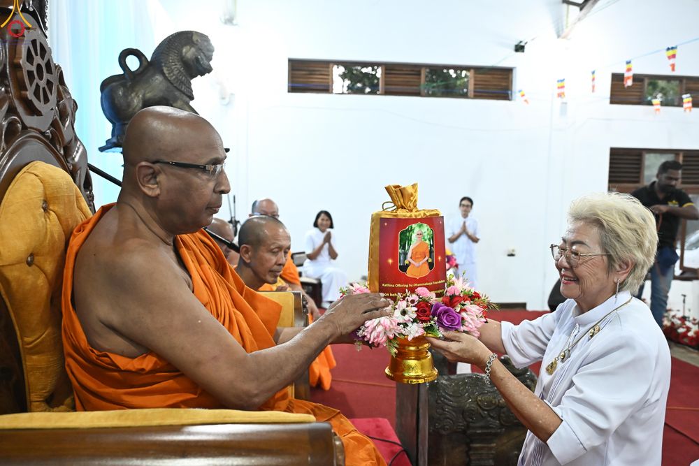 ภาพ No.278777:วันที่ 30 ตุลาคม 2568 กฐินสมทบวัดต่างประเทศ โดยคณะศิษยานุศิษย์ บูชาธรรม 81 ปี หลวงพ่อธัมมชโย ณ วัดศรีธรรมานันทะ บาลังโกด้า ประเทศศรีลังกา วัดสังฆราช อมรปุระนิกาย สมเด็จไมตรี มูรตี