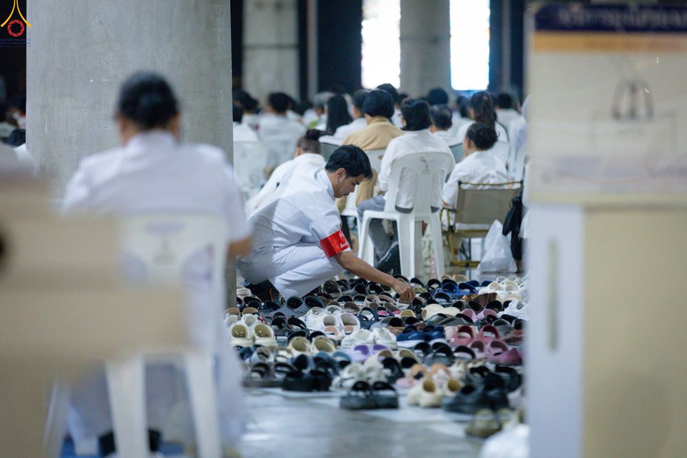 ภาพ No.280282:วันที่ 31 ธันวาคม พ.ศ.2568 -วันที่ 1 มกราคม พ.ศ.2569 พิธีฉลองชัยสวดมนต์บทธัมมจักกับปปวัตนสูตร ครบ 8,000,000,000 จบ , พิธีสวดมนต์ข้ามปี ณ วัดพระธรรมกาย