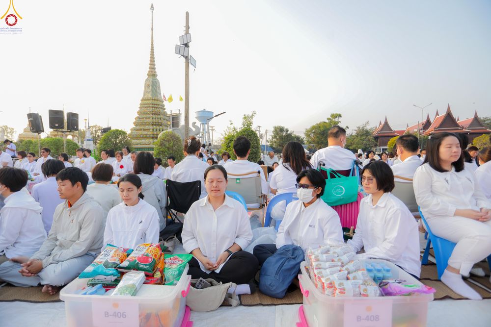 ภาพ No.294402:วันที่ 14 มกราคม พ.ศ. 2569 พิธีตักบาตรพระธรรมยาตรา ณ วัดสองพี่น้อง ต.ต้นตาล อ.สองพี่น้อง จ.สุพรรณบุรี ในโครงการธรรมยาตรา กตัญญูบูชา มหาปูชนียาจารย์ พระมงคลเทพมุนี(สด จนฺทสโร) พระผู้ปราบมาร อนุสรณ์สถาน 7 แห่ง ปีที่ 14