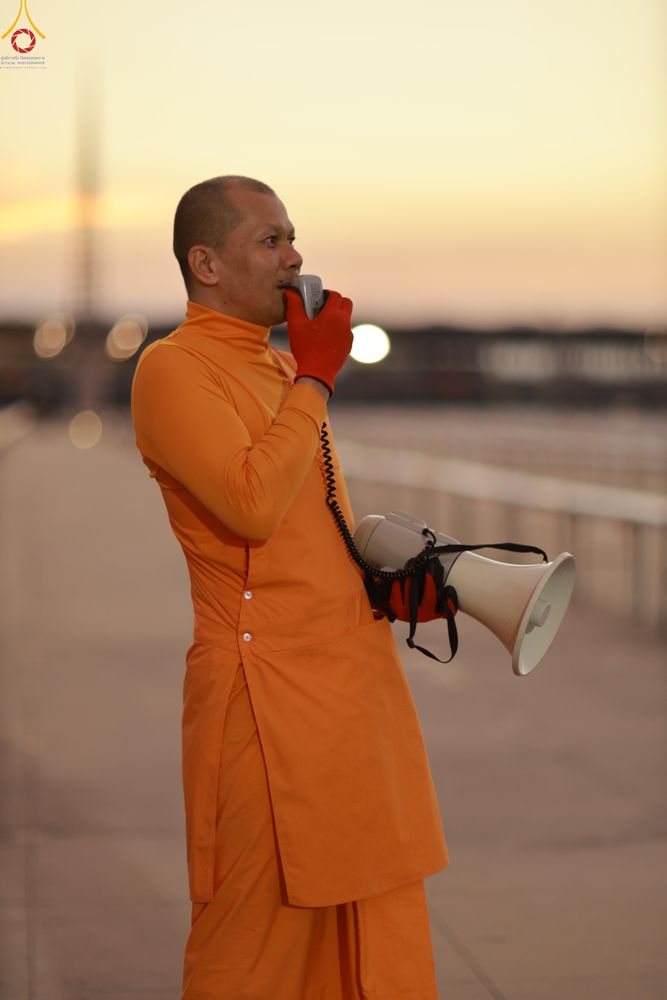 ภาพ No.320457:วันที่ 9 เมษายน พ.ศ.2569 การเตรียมงาน มัดถุงน้ำ ถ่วงขาโต๊ะไทยธรรม เพื่องานถวายมหาสังฆทาน 40,000 กว่าวัดทั่วประเทศ วันคุ้มครองโลก 22 เมษายน พ.ศ.2569 วัดพระธรรมกาย