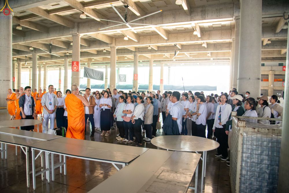 ภาพ No.320017:วันที่ 6 เมษายน พ.ศ.2569 ทีมจัดภัตตาหารประชุมเตรียมงานถวายมหาสังฆทาน 40,000 กว่าวัดทั่วประเทศ บูชาธรรม 82 ปี หลวงพ่อธัมมชโย