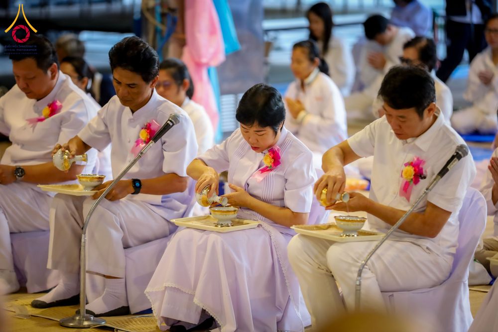 ภาพ No.288088:วันที่ 4 มกราคม พ.ศ. 2569 พิธีถวายภัตตาหารเป็นสังฆทาน แด่พระธรรมยาตรา ในโครงการธรรมยาตรา กตัญญูบูชา มหาปูชนียาจารย์ พระมงคลเทพมุนี(สด จนฺทสโร) พระผู้ปราบมาร อนุสรณ์สถาน 7 แห่ง ปีที่ 14 ณ อนุสรณ์สถานมหาวิหารพระมงคลเทพมุนี (โลตัสแลนด์) อ.สองพี่น้อง จ.สุพรร