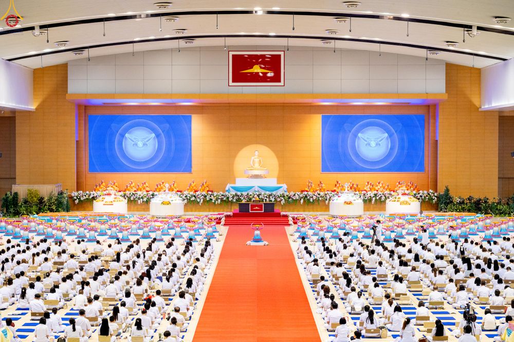 ภาพ No.318581:วันอาทิตย์ต้นเดือนที่ 5 เมษายน พ.ศ.2569 พิธีทอดผ้าป่าสมทบมหาสังฆทาน 40,000 กว่าวัดทั่วประเทศ ณ สภาธรรมกายสากล วัดพระธรรมกาย