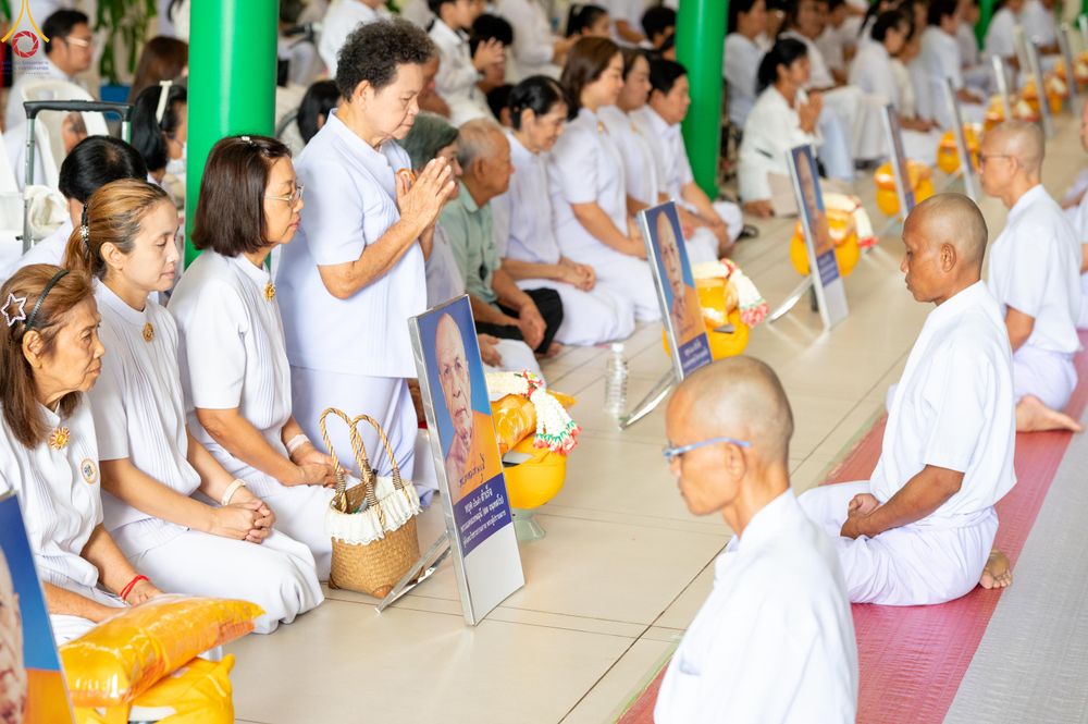 ภาพ No.333854:วันเสาร์ที่ 13 มิถุนายน พ.ศ.2569 พิธีเวียนประทักษิณ , พิธีวันทาสีมา , วันทาพระประธาน , พิธีขอขมาและมอบผ้าไตร โครงการอุปสมบทหมู่ผู้บริหาร รุ่นที่ 16 , โครงการอุปสมบทหมู่ธรรมทายาท ระดับอุดมศึกษา รุ่นที่ 53 (ภาคฤดูฝน) ณ โบสถ์พระไตรปิฏก วัดพระธรรมกาย