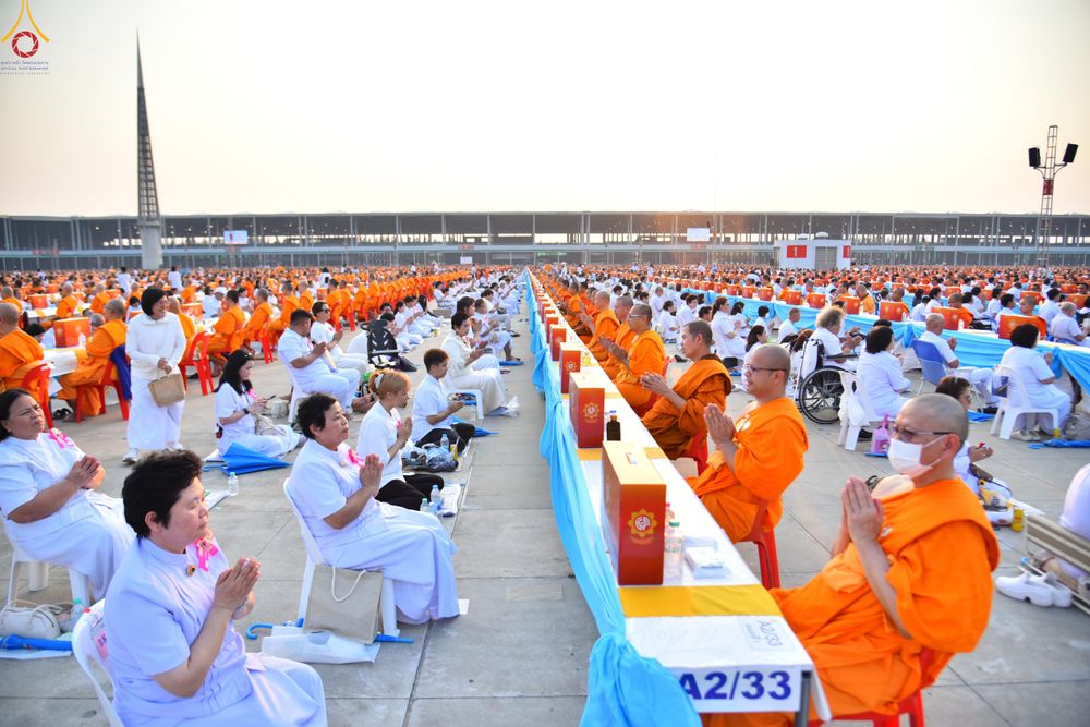 ภาพ No.325041:วันที่ 22 เมษายน พ.ศ.2569 (วันคุ้มครองโลก) พิธีถวายมหาสังฆทาน 40,000 กว่าวัดทั่วประเทศ (ชุดที่ 2) ณ ลานธรรม พระมหาธรรมกายเจดีย์ วัดพระธรรมกาย