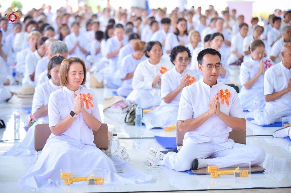 ภาพ No.327156:วันศุกร์ที่ 1 พฤษภาคม พ.ศ.2569 พิธีทอดผ้าป่า โปรยรัตนชาติ ตอกเสาเข็มมงคลต้นแรก สถาปนา “องค์พระเจดีย์เพื่อสร้างสันติภาพโลก” (แห่งแรกของภาคอีสาน) ณ ธุดงคสถานอำนาจเจริญ  อ.เมือง จ.อำนาจเจริญ