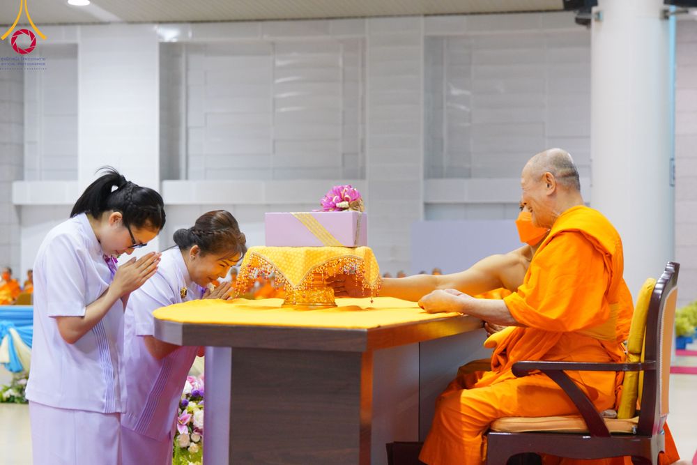 ภาพ No.86426:วันธรรมชัย ปีที่ 55 พิธีทอดผ้าป่ากฐินสมทบครั้งที่1, พิธีเจริญพุทธมนต์ ลูกนิมิตมหาสมบัติฯ พิธีจุดประทีป,พิธีฉลองชัยสวดมนต์บทธัมมจักกัปปวัตนสูตร วันอาทิตย์ที่ 27 สิงหาคม พ.ศ.2566 ณ สภาธรรมกายสากล / มหารัตนวิหารคด วัดพระธรรมกาย