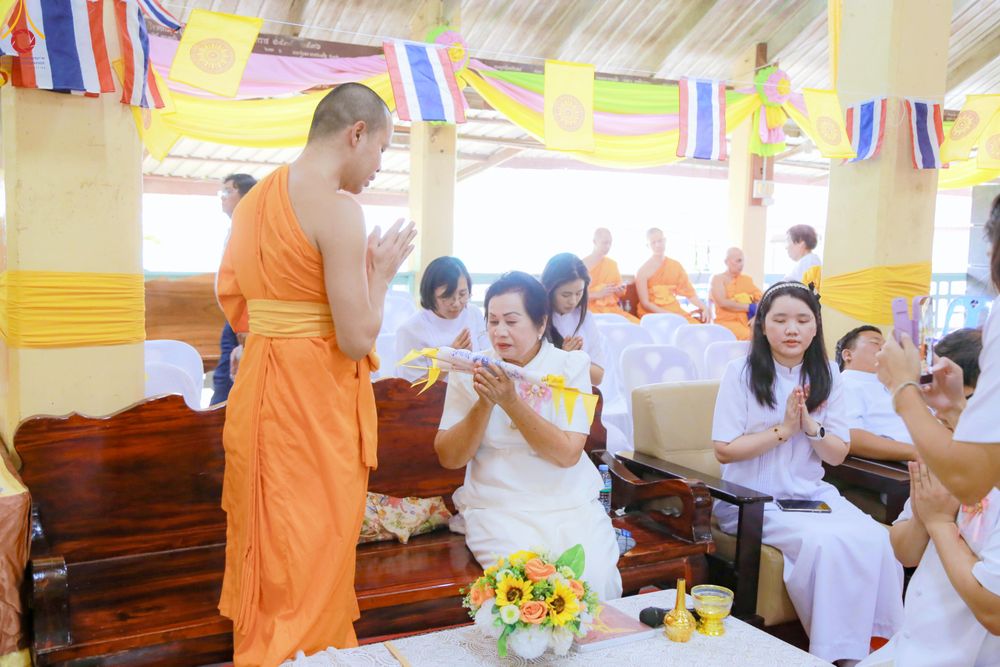 ภาพ No.283263:วันที่ 26 ตุลาคม 2568 พิธีทอดกฐินสามัคคีทั่วไทย 30,000 วัด  โดยคณะศิษยานุศิษย์ บูชาธรรม 81 ปี  หลวงพ่อธัมมชโย ณ วัดใหญ่ อ.มโนรมย์ จ.ชัยนาท