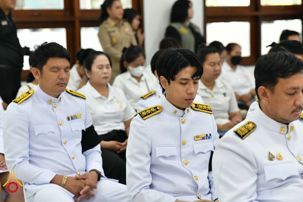 ภาพ No.344251:วันที่ 12 สิงหาคม พ.ศ. 2569  พสกนิกรชาวอำเภอคลองหลวง พร้อมใจร่วมพิธีสวดพระพุทธมนต์และทำบุญตักบาตรถวายพระราชกุศล เนื่องในวันคล้ายวันพระราชสมภพ สมเด็จพระบรมราชชนนีพันปีหลวง และวันแม่แห่งชาติ 12 สิงหาคม 2569