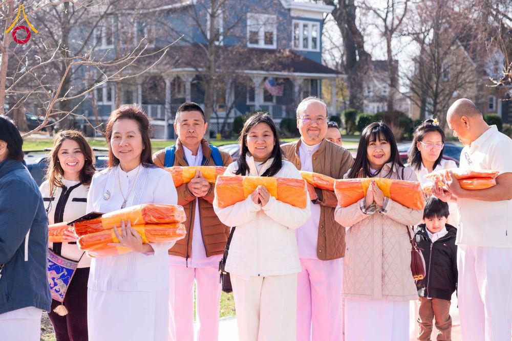 ภาพ No.318942:วันที่ 29 มีนาคม พ.ศ.2569 พิธีทอดผ้าป่าวัดพระธรรมกาย 20 ศูนย์สาขา และการประชุมภาคพื้นอเมริกา ไตรมาสที่ 1/2569 วัดพระธรรมกายชิคาโก ประเทศสหรัฐอเมริกา