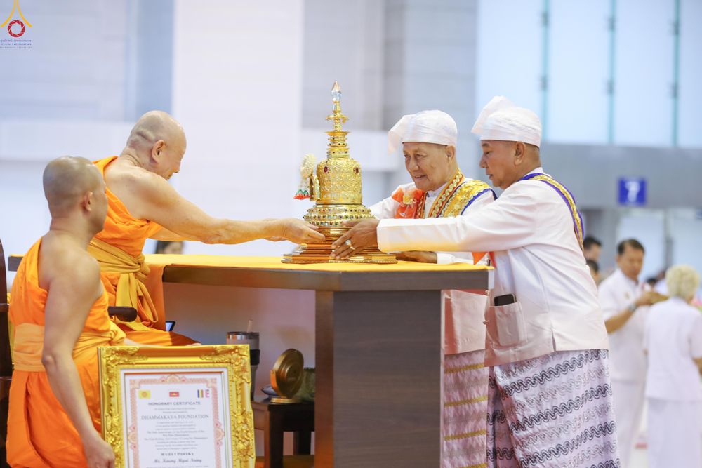 ภาพ No.327755:วันที่ 3 พฤษภาคม พ.ศ.2569 พิธีรับมอบพระบรมสารีริกธาตุ จากสาธารณรัฐแห่งสหภาพเมียนมา ณ ห้องแก้วสารพัดนึก วัดพระธรรมกาย