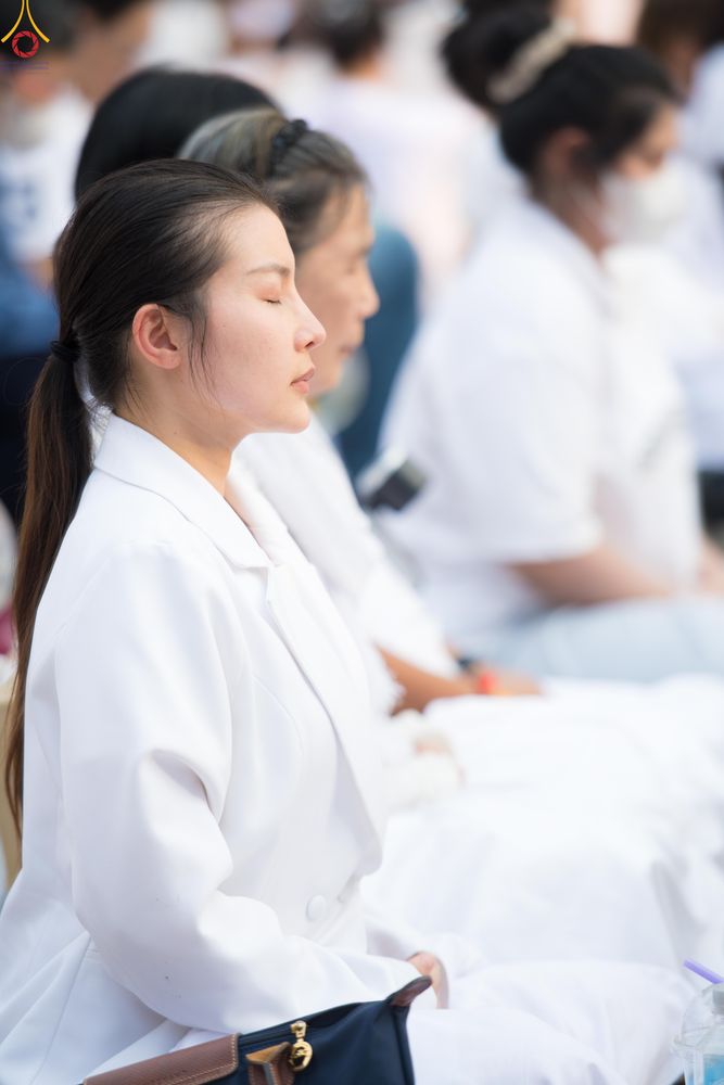 ภาพ No.296925:วันที่ 17 มกราคม พ.ศ. 2569 พิธีจุดประทีปถวายเป็นพุทธบูชา และบูชาธรรมมหาปูชนียาจารย์  ณ วัดโบสถ์บน ต.บางคูเวียง จ.นนทบุรี อนุสรณ์สถานลำดับที่ 4 สถานที่เกิดด้วยกายธรรม ในโครงการธรรมยาตรา กตัญญูบูชา มหาปูชนียาจารย์ พระมงคลเทพมุนี(สด จนฺทสโร) พระผู้ปราบมาร อ