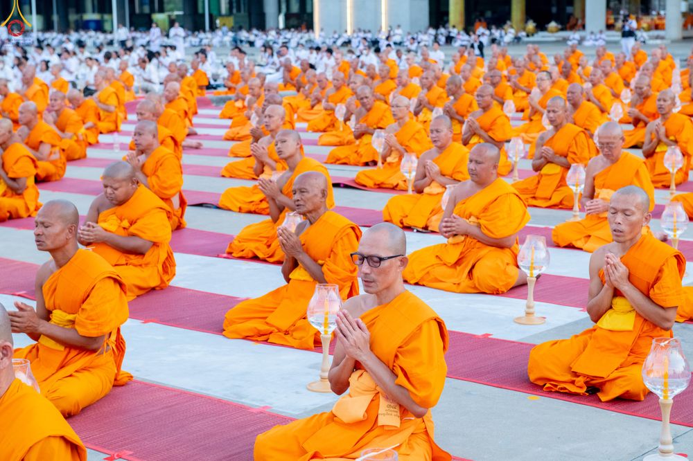 ภาพ No.307556:วันที่ 31 มกราคม พ.ศ. 2569 พิธีจุดประทีปธรรมถวายเป็นพุทธบูชา  และบูชาธรรมมหาปูชนียาจารย์ (ภาพชุดที่ 2) ณ วัดพระธรรมกาย ปทุมธานี ในโครงการธรรมยาตรา กตัญญูบูชา มหาปูชนียาจารย์ พระมงคลเทพมุนี(สด จนฺทสโร) พระผู้ปราบมาร อนุสรณ์สถาน 7 แห่ง ปีที่ 14