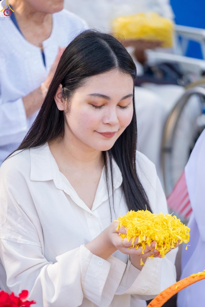 ภาพ No.304155:วันที่ 25 มกราคม พ.ศ. 2569 พิธีต้อนรับพระธรรมยาตรา  รร.สามัคคีราษฏร์บำรุง-วัดพระธรรมกาย ในโครงการธรรมยาตรา กตัญญูบูชา มหาปูชนียาจารย์ พระมงคลเทพมุนี(สด จนฺทสโร) พระผู้ปราบมาร อนุสรณ์สถาน 7 แห่ง ปีที่ 14