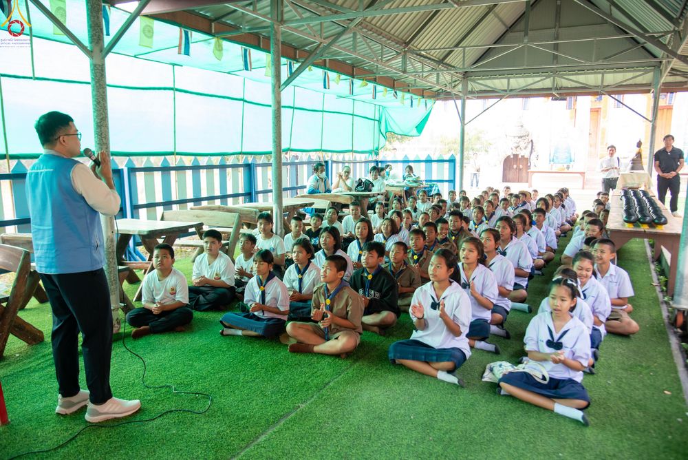 ภาพ No.301179:วันที่ 22 มกราคม พ.ศ. 2569 พิธีทอดผ้าป่าทำนุบำรุงศาสนสถาน ณ วัดใหม่พิบูลย์ผล อ.สองพี่น้อง จ.สุพรรณบุรี ในโครงการธรรมยาตรา กตัญญูบูชา มหาปูชนียาจารย์ พระมงคลเทพมุนี(สด จนฺทสโร) พระผู้ปราบมาร อนุสรณ์สถาน 7 แห่ง ปีที่ 14