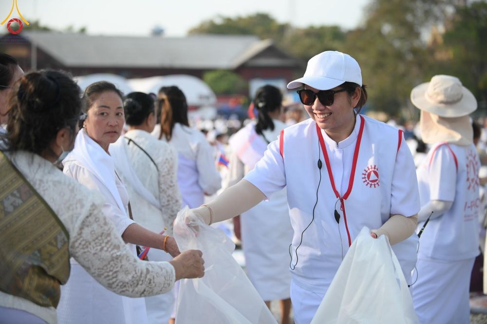 ภาพ No.204195:V.52 สารพัดV สารพัดดี ที่วัดสองพี่น้อง ในโครงการธรรมยาตรา กตัญญูบูชา มหาปูชนียาจารย์ พระมงคลเทพมุนี(สด จนฺทสโร) พระผู้ปราบมาร อนุสรณ์สถาน 7 แห่ง ปีที่ 13 ระหว่างวันที่ 2-31 มกราคม พ.ศ. 2568