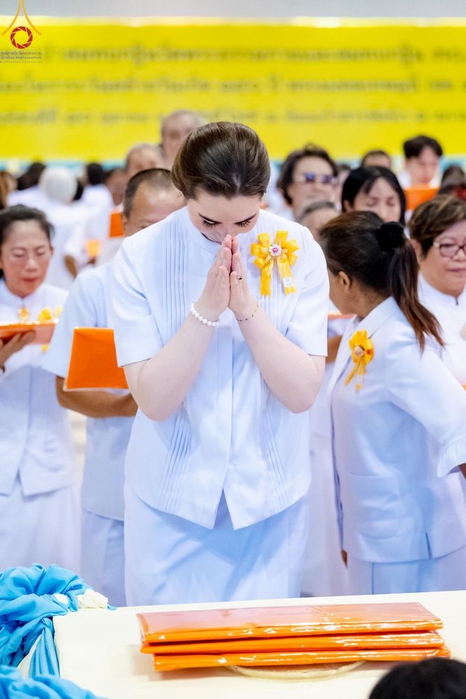 ภาพ No.160300:พิธีทอดผ้าป่าสมทบกฐินวัดพระธรรมกาย และสมทบกฐิน 30,000 วัดทั่วไทย ครั้งที่ 3 ณ สภาธรรมกายสากล วัดพระธรรมกาย วันพฤหัสบดีที่ 10 ตุลาคม พ.ศ. 2567