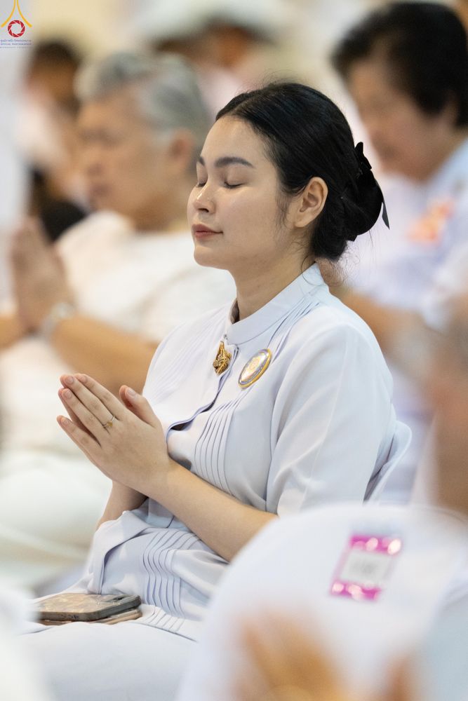 ภาพ No.323651:วันที่ 22 เมษายน พ.ศ.2569(วันคุ้มครองโลก) งานถวายมหาสังฆทาน 40,000 กว่าวัดทั่วประเทศ พิธีภาคสาย ปฏิบัติธรรม ,  พิธีมอบปัจจัยช่วยเหลือครู 4 จังหวัดชายแดนภาคใต้