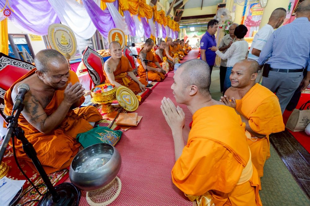 ภาพ No.266548:วันที่ 25 ตุลาคม พ.ศ. 2568 พิธีทอดกฐินสามัคคีทั่วไทย ณ วัดสว่างอารมณ์ ต.ป่าโมก อ.ป่าโมก จ.อ่างทอง โดยคณะศิษยานุศิษย์ บูชาธรรม 81 ปี หลวงพ่อธัมมชโย