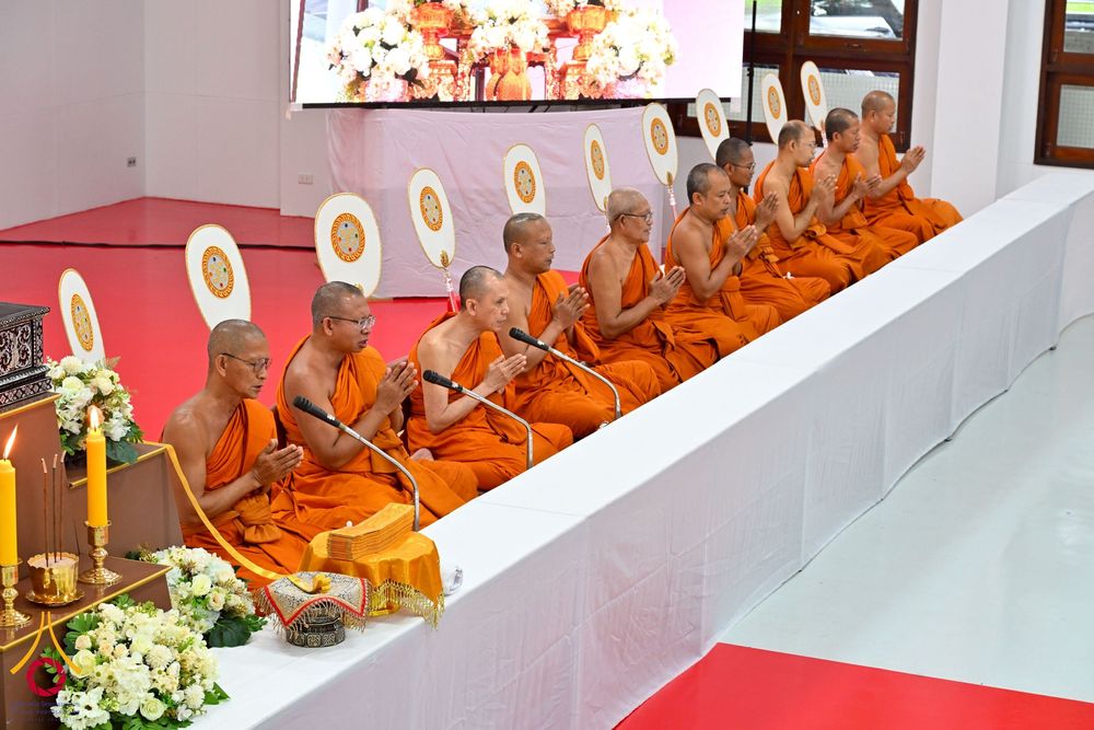 ภาพ No.262480:วันที่ 30 ตุลาคม พ.ศ. 2568 พสกนิกรอำเภอคลองหลวง จัดพิธีบำเพ็ญกุศลสัตตมวาร ถวายพระราชกุศลแด่สมเด็จพระพันปีหลวง ณ วัดพระธรรมกาย