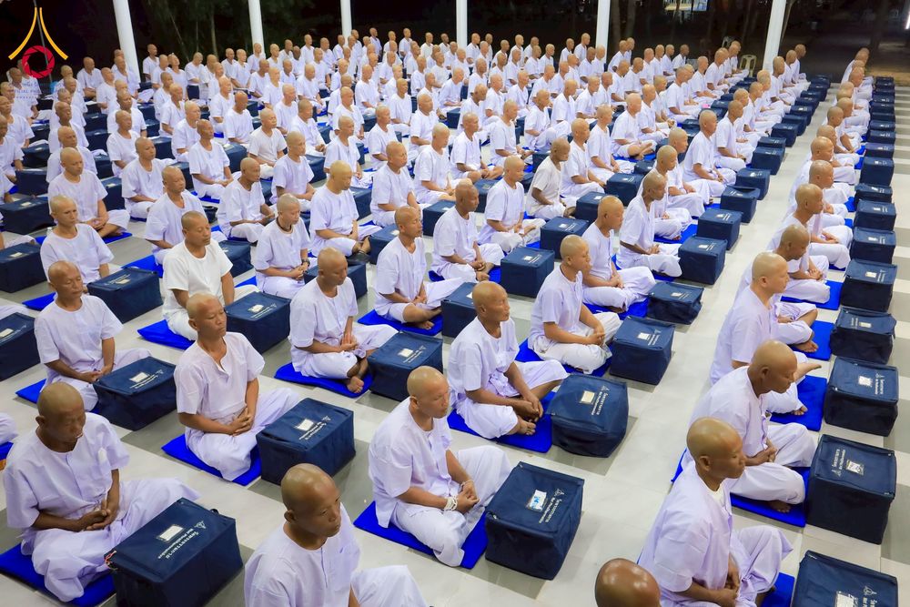 ภาพ No.275954:วันที่ 26-30 พฤศจิกายน พ.ศ. 2568 ทีมพระพี่เลี้ยงตั้งรับ รายงานตัวโครงการบวชบูชาธรรมมหาปูชนียาจารย์ ณ ศูนย์ปฏิบัติธรรมบุรีรัมย์