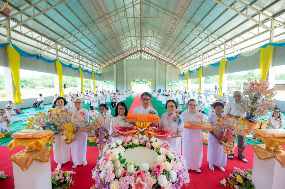 ภาพ No.255267:วันที่ 12 ตุลาคม พ.ศ. 2568 พิธีอัญเชิญพระบรมสารีริกธาตุและบรรจุ ลงในพระเกตุพระประธาน , พิธีทอดกฐินสามัคคีทั่วไทย 30,000 วัด โดยคณะศิษยานุศิษย์ วัดพระธรรมกาย  บูชาธรรม 81 ปี หลวงพ่อธัมมชโย ณ ธุดงคสถานเขาย้อย จ.เพชรบุรี