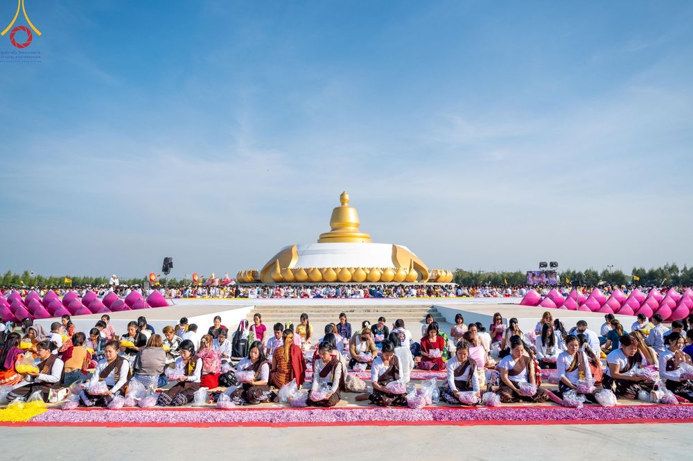ภาพ No.198136:พิธีต้อนรับพระธรรมยาตรา ณ อนุสรณ์สถานลำดับที่ 5 สถานที่เผยแผ่วิชชาธรรมกายครั้งแรก อนุสรณ์สถานบางปลา วัดบางปลา อำเภอบางเลน จังหวัดนครปฐม ในโครงการธรรมยาตรา กตัญญูบูชา มหาปูชนียาจารย์ พระมงคลเทพมุนี(สด จนฺทสโร) พระผู้ปราบมาร ปีที่ 13 วัน 19 มกราคม พ.ศ.2568