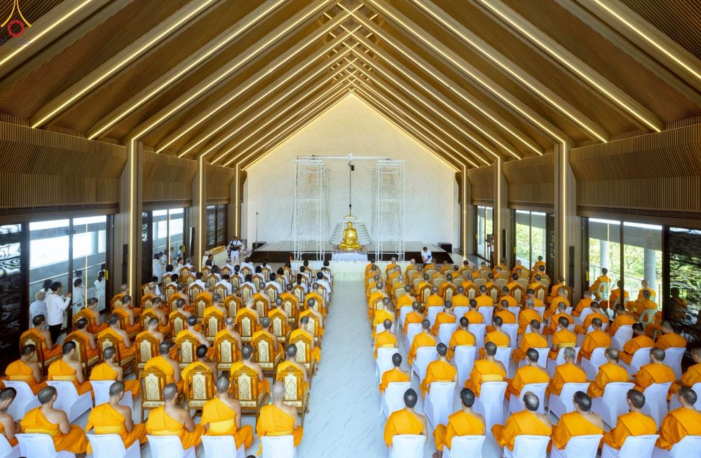 ภาพ No.249183:วันที่ 20 กันยายน พ.ศ. 2568 พิธีประดิษฐานรูปหล่อหลวงปู่วัดปากน้ำ ภาษีเจริญ ณ วิหารพระมงคลเทพมุนี (สด จนฺทสโร) ศูนย์ปฏิบัติธรรมภูเก็ต จ.ภูเก็ต