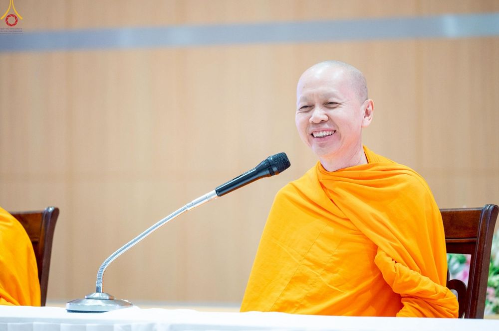 ภาพ No.239896:วันที่ ๒๒ - ๒๔ สิงหาคม พ.ศ. ๒๕๖๘ สัมมนารวมใจผู้นำบุญ บูชาธรรม ๘๑ ปี หลวงพ่อธัมมชโย กฐินสามัคคีทั่วไทย ๓๐,๐๐๐ วัด โครงการอุปสมบทบูชาธรรมมหาปูชนียาจารย์ ๓,๐๐๐ รูป รุ่นที่ ๑