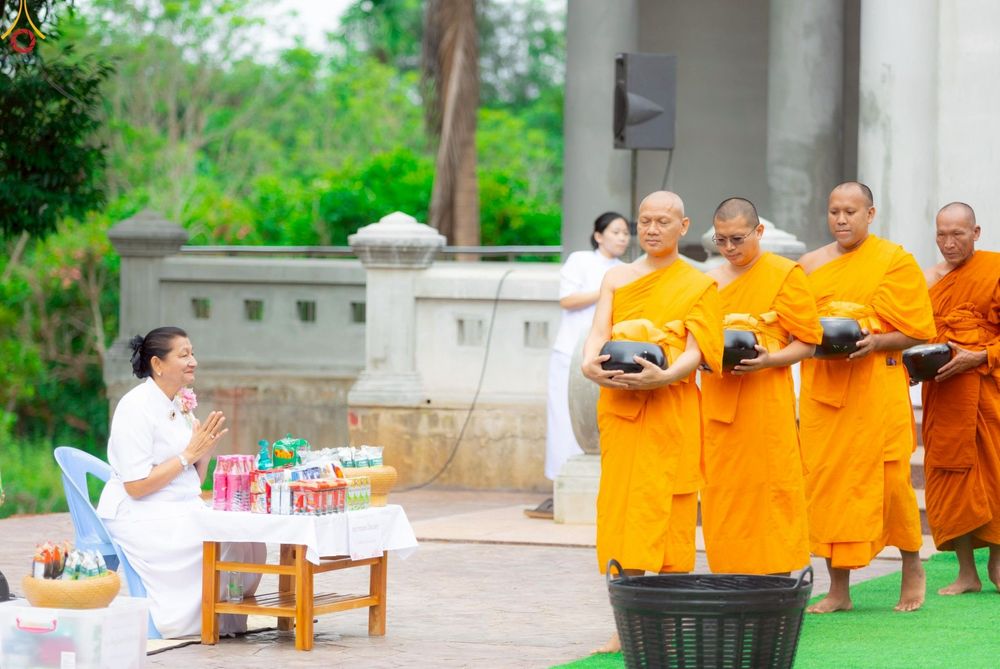 ภาพ No.234214:พิธีมุทิตาสักการะ "พระสิริรัตนเมธี" เจ้าคณะจังหวัดเลย ,พิธีถวายไทยธรรม ๙ วัด และพิธีทอดผ้าป่าเพื่อสร้างทุกสิ่ง  ในวาระทำบุญครบรอบ ๑๐ ปี ณ ศูนย์ปฏิบัติธรรมแก้วภูเรือ อ.ภูเรือ จ.เลย