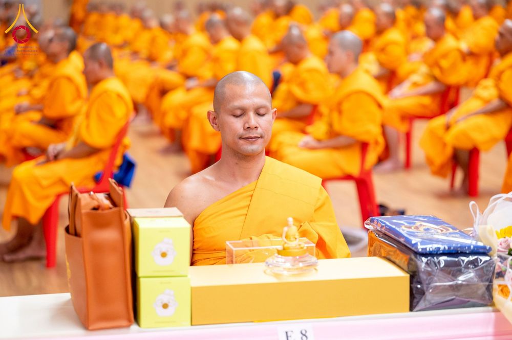 ภาพ No.272872:วันอาทิตย์ที่ 23 พฤศจิกายน พ.ศ.2568 พิธีมุทิตาสักการะ พระมหาเถระและพระเถระ ประจำปีพุทธศักราช 2568 ณ ห้องแก้วสารพัดนึก 2 สภาธรรมกายสากล  วัดพระธรรมกาย