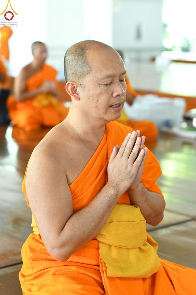 ภาพ No.165779:พิธีถวายภัตตาหารเมนูสวรรค์ วันที่ 26 ตุลาคม พ.ศ. 2567 ณ หอฉันคุณยายอาจารย์ฯ วัดพระธรรมกาย