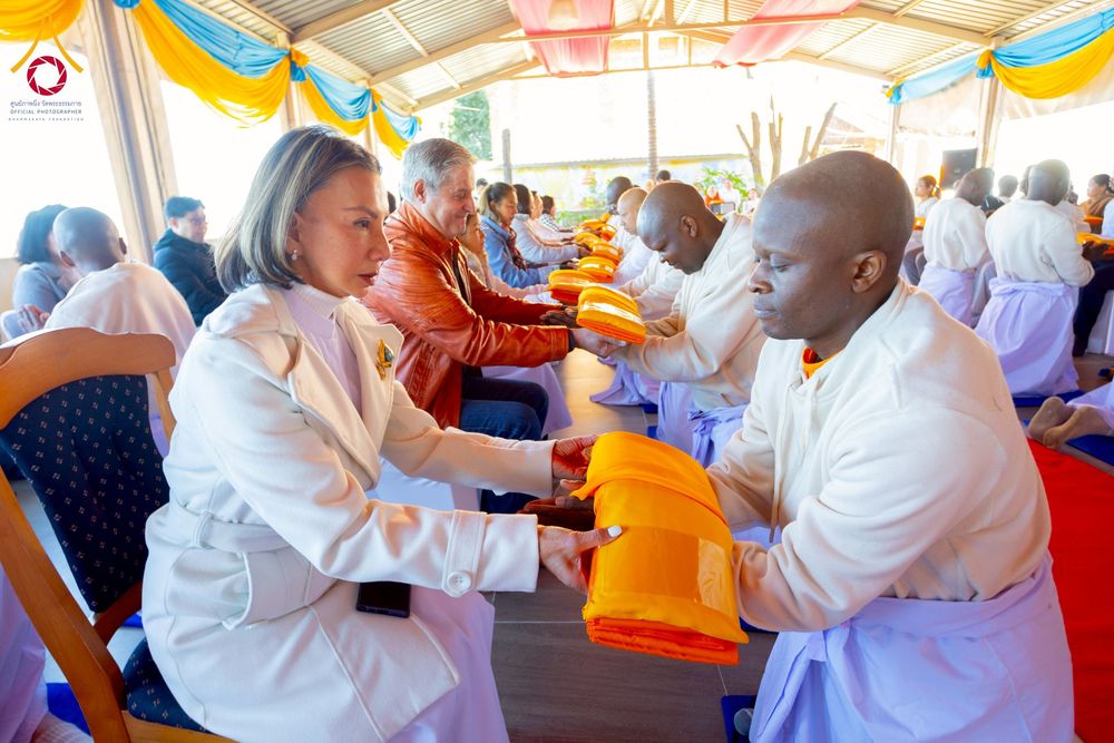 ภาพ No.231648:โครงการบรรพชาอุปสมบทหมู่ครั้งที่ 2 ณ วัดพระธรรมกายโจฮันเนสเบิร์ก ประเทศแอฟริกาใต้ วันอาทิตย์ 29 มิถุนายน พ.ศ. 2568