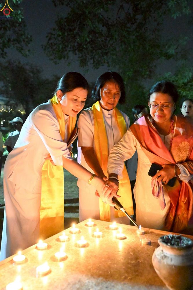 ภาพ No.263454:วันที่ 17 ตุลาคม พ.ศ. 2568 ทอดกฐินสมทบวัดต่างประเทศ ณ ศูนย์เผยแผ่พุทธรัตนะ กรุงเดลลี ประเทศอินเดีย 