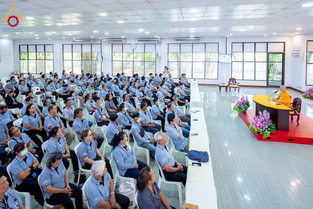 ภาพ No.259699:วันที่ 24 ตุลาคม พ.ศ. 2568 รพ.สต.คลองหนึ่ง อ.คลองหลวง สังกัด อบจ.ปทุมธานี จัดประชุมและมอบครุภัณฑ์ทางการแพทย์ เสริมพลัง อสม. ขับเคลื่อนสุขภาพชุมชนอย่างยั่งยืน ณ วัดพระธรรมกาย