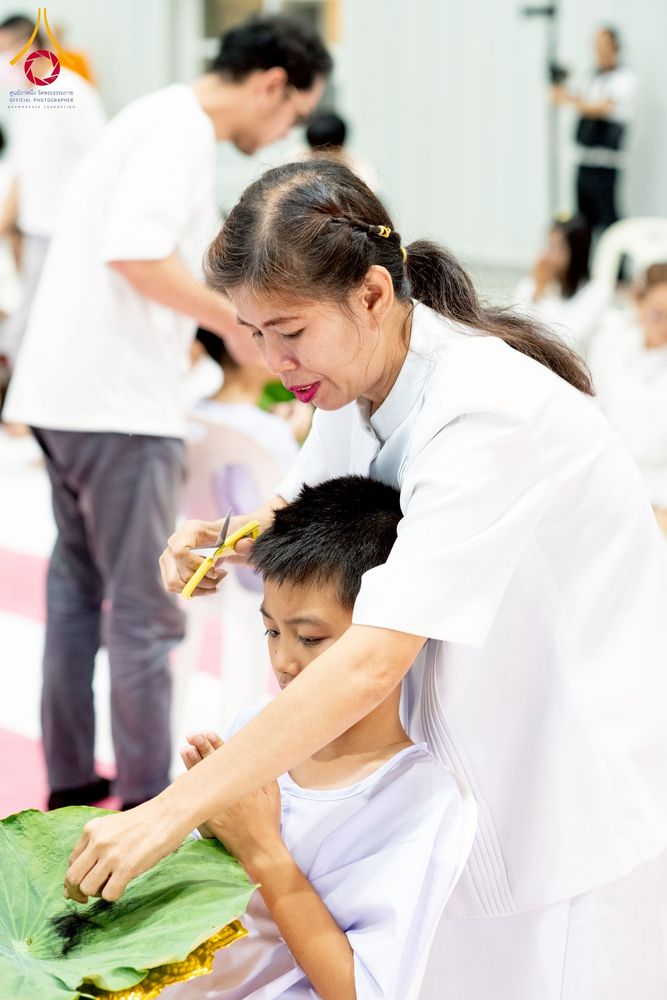 ภาพ No.213539:วันเสาร์ที่ 29 มีนาคม พ.ศ. 2568 พิธีปลงผม โครงการสามเณรยุวธรรมทายาท รุ่นที่ 33 โครงการสามเณรมัชฌิมธรรมทายาท รุ่นที่ 29 ณ ห้องปฏิบัติธรรมวิหารคด คอร์ 13 วัดพระธรรมกาย