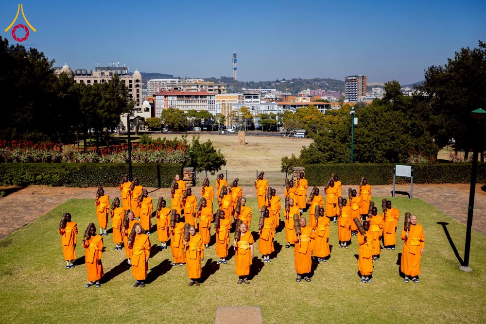 ภาพ No.232840:วันที่ 1 กรกฏาคม พ.ศ. 2568 Dhammayatra in South Africa 2025 ธรรมยาตราแอฟริกาใต้ — เส้นทางแห่งสติ สมาธิ และปัญญา ธรรมทายาทที่ได้อบรมโครงการบรรพชาอุปสมบทหมู่ครั้งที่ 2 ณ วัดพระธรรมกายโจฮันเนสเบิร์ก ประเทศแอฟริกาใต้