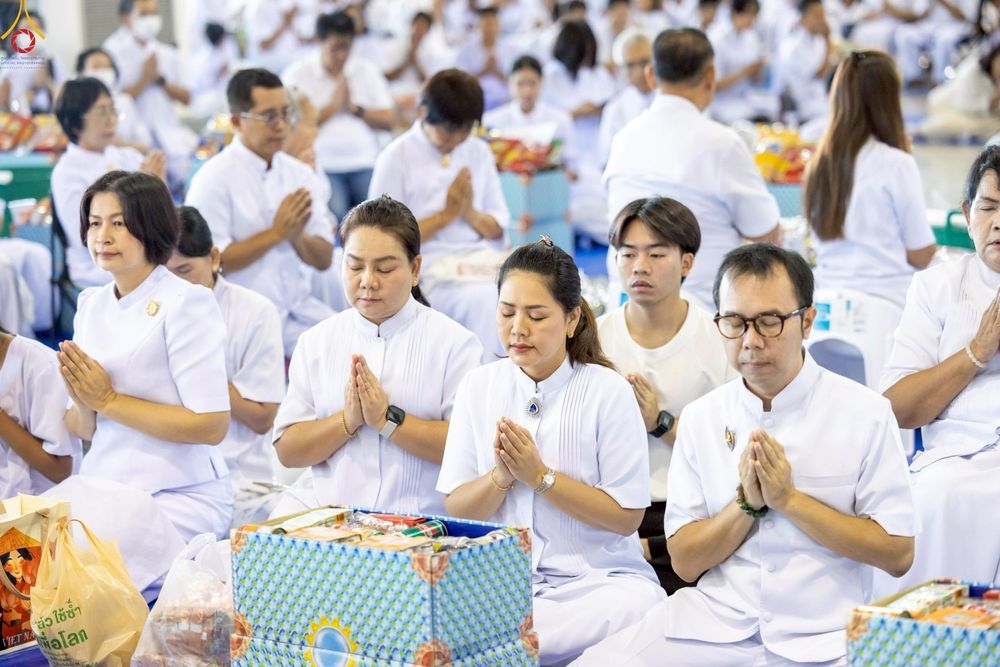 ภาพ No.263895:วันอาทิตย์ที่ 2 พฤศจิกายน พ.ศ. 2568 พิธีตักบาตรอาทิตย์ต้นเดือน ณ บ้านแก้วเรือนทองคุณยายฯ วัดพระธรรมกาย