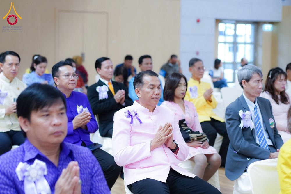 ภาพ No.196046:ผู้ว่าปทุมฯ เปิดงานวันครู ครั้งที่ 69 พ.ศ. 2568 จังหวัดปทุมธานี “เรียนดี มีความสุข : ครูไทยร่วมใจปฏิวัติการศึกษา เด็กฉลาดคิด ฉลาดทำ” ณ วัดพระธรรมกาย - รวมใจระลึกถึงพระคุณบูรพาจารย์ ยกย่องเชิดชูเกียรติผู้ประกอบวิชาชีพทางการศึกษาที่ประกอบคุณงามความดี 