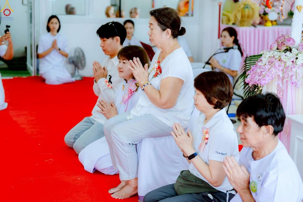 ภาพ No.266830:วันที่ 5 พฤศจิกายน พ.ศ. 2568 พิธีทอดกฐิน ณ อนุสรณ์สถานพระมงคลเทพมุนี  (สด จนฺทสโร) ผู้ค้นพบวิชชาธรรมกาย สถานที่ตั้งมโนปณิธานบวชตลอดชีวิต คลองบางนางแท่น ต.หอมเกร็ด อ.สามพราน จ.นครปฐม