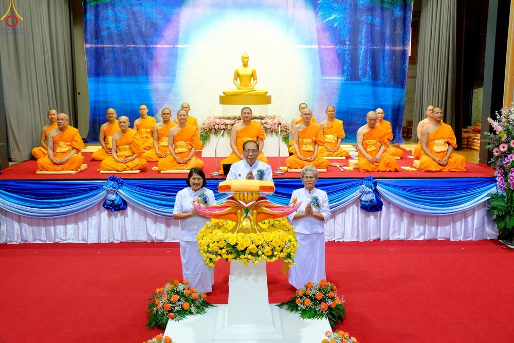 ภาพ No.256041:วันที่ 12 ตุลาคม พ.ศ. 2568 พิธีทอดกฐินวัดพระธรรมกายสวิตเซอร์แลนด์  ณ หอประชุมโรงเรียน Obergoldbach เมือง Bern ประเทศสวิตเซอร์แลนด์