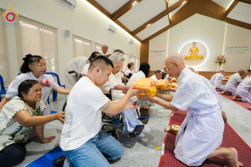 ภาพ No.341298:วันอาทิตย์ที่ 26 กรกฎาคม พ.ศ. 2569 ​โครงการอุปสมบทหมู่บูชาธรรมมหาปูชนียาจารย์ รุ่นที่ ๑ วัดกลางธนรินทร์ ต.บ้านแป้ง อ.พรหมบุรี จ.สิงห์บุรี