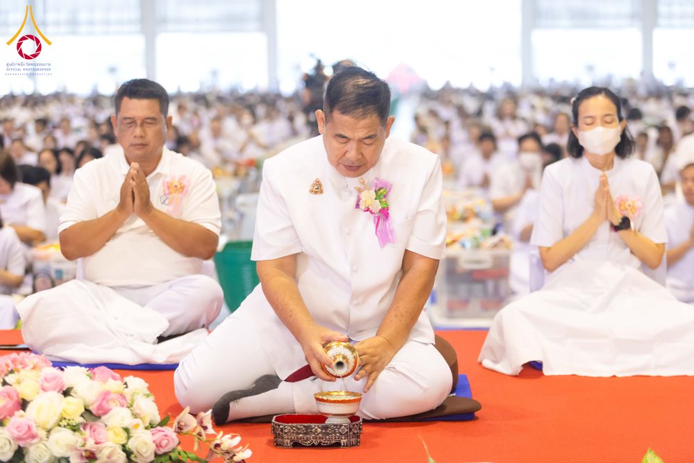 ภาพ No.308440:วันที่ 1 กุมภาพันธ์ พ.ศ. 2569 พิธีตักบาตรข้าวสารอาหารแห้ง ณ บ้านแก้วเรือนทองคุณยาย สภาธรรมกายสากล วัดพระธรรมกาย