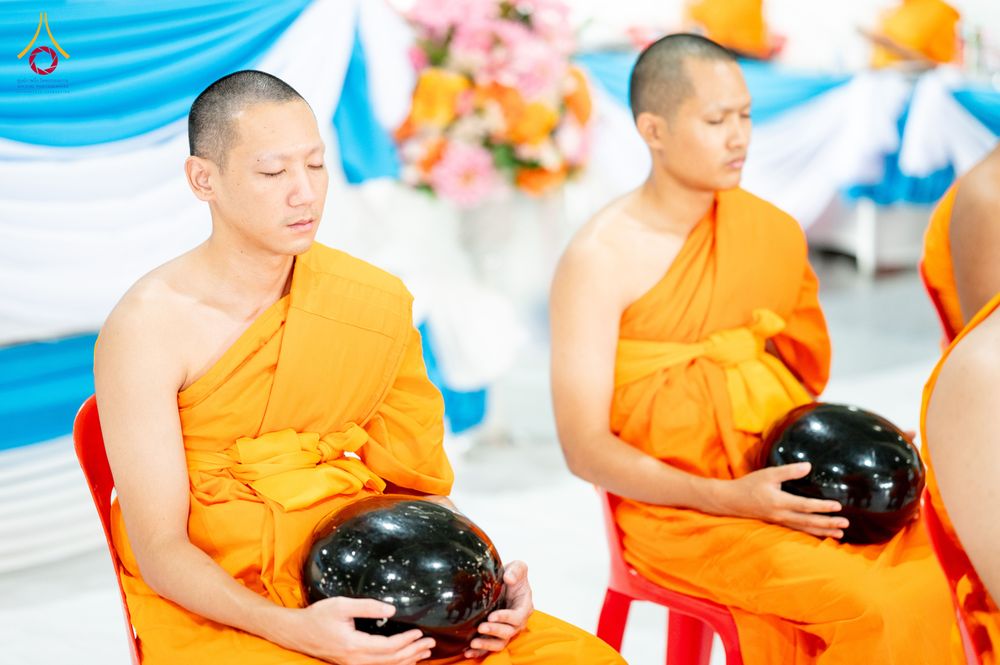 ภาพ No.336073:วันที่ 20 มิถุนายน พ.ศ. 2569 พิธีตักบาตรฉลองพระใหม่ โครงการอุปสมบทธรรมทายาทอุดมศึกษา รุ่นที่ 53