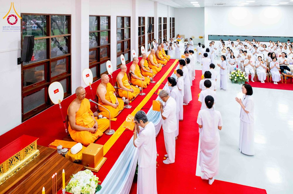 ภาพ No.314560:วันศุกร์ที่ 20 มีนาคม พ.ศ. 2569 พิธีบำเพ็ญกุศล คุณพ่อณรงค์ จินตมากุล โยมบิดา พระครูปลัดรัตนวีรวัฒน์ (รังสฤษดิ์ อิทฺธิจินตโก) ที่ปรึกษาเจ้าคณะจังหวัดปทุมธานี เจ้าอาวาสวัดพระธรรมกาย  ณ ห้องปลูกศรัทธา 2 วัดพระธรรมกาย ปทุมธานี