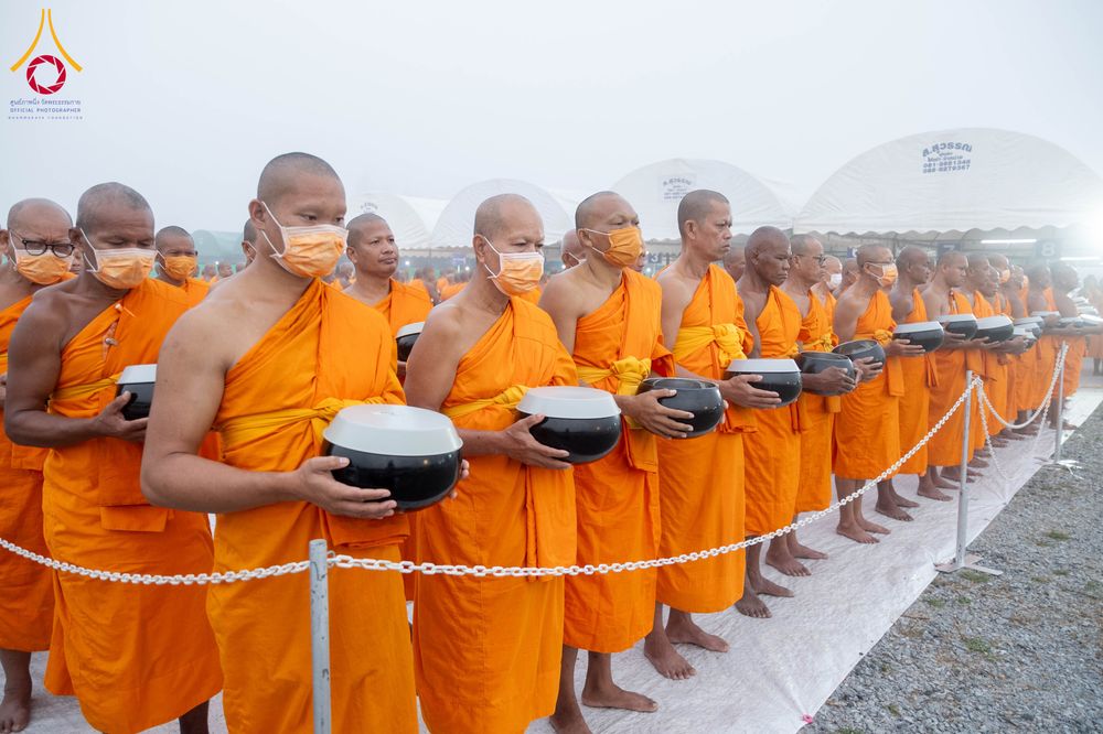 ภาพ No.298595:วันที่ 20 มกราคม พ.ศ. 2569 พิธีถวายภัตตาหารเป็นสังฆทาน แด่พระธรรมยาตรา ณ อนุสรณ์สถานบางปลา วัดบางปลา อำเภอบางเลน จังหวัดนครปฐม ในโครงการธรรมยาตรา กตัญญูบูชา มหาปูชนียาจารย์ พระมงคลเทพมุนี(สด จนฺทสโร) พระผู้ปราบมาร อนุสรณ์สถาน 7 แห่ง ปีที่ 14