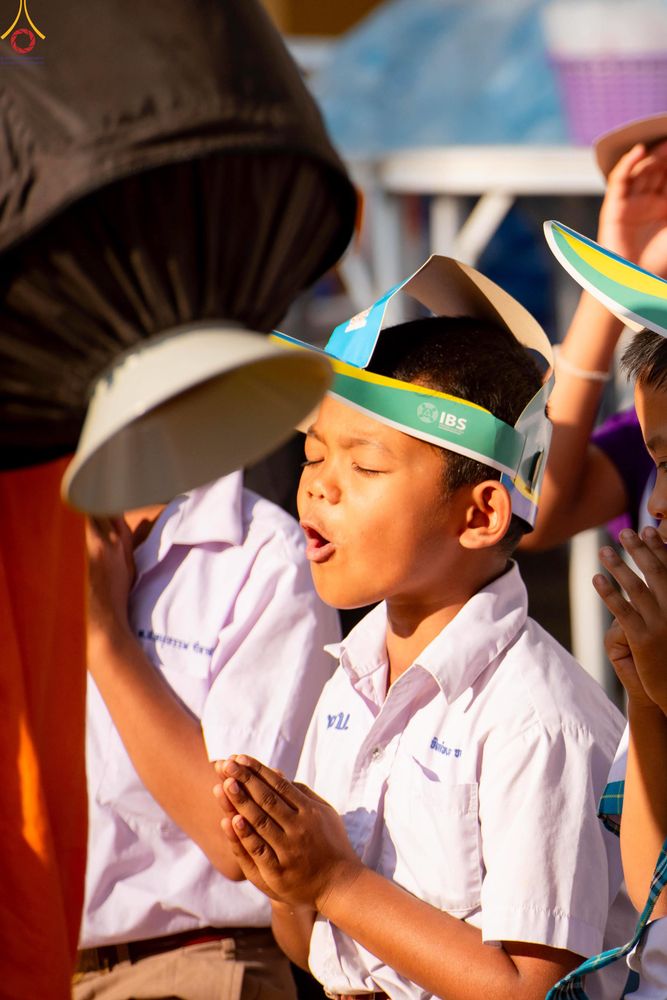 ภาพ No.295133:วันที่ 14 มกราคม พ.ศ. 2569 พิธีต้อนรับพระธรรมยาตรา อนุสรณ์สถานลำดับที่ 4  สถานที่เกิดด้วยกายธรรม ณ วัดโบสถ์บน ต.บางคูเวียง จ.นนทบุรี ในโครงการธรรมยาตรา กตัญญูบูชา มหาปูชนียาจารย์ พระมงคลเทพมุนี(สด จนฺทสโร) พระผู้ปราบมาร อนุสรณ์สถาน 7 แห่ง ปีที่ 14