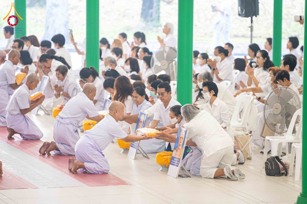 ภาพ No.298181:วันเสาร์ที่ 17 มกราคม พ.ศ. 2569 พิธีบรรพชาอุปสมบท โครงการอุปสมบทหมู่ บูชาธรรมครบ 117 ปี คุณยายอาจารย์มหารัตนอุบาสิกาจันทร์ ขนนกยูง  ณ อุโบสถพระไตรปิฎก วัดพระธรรมกาย