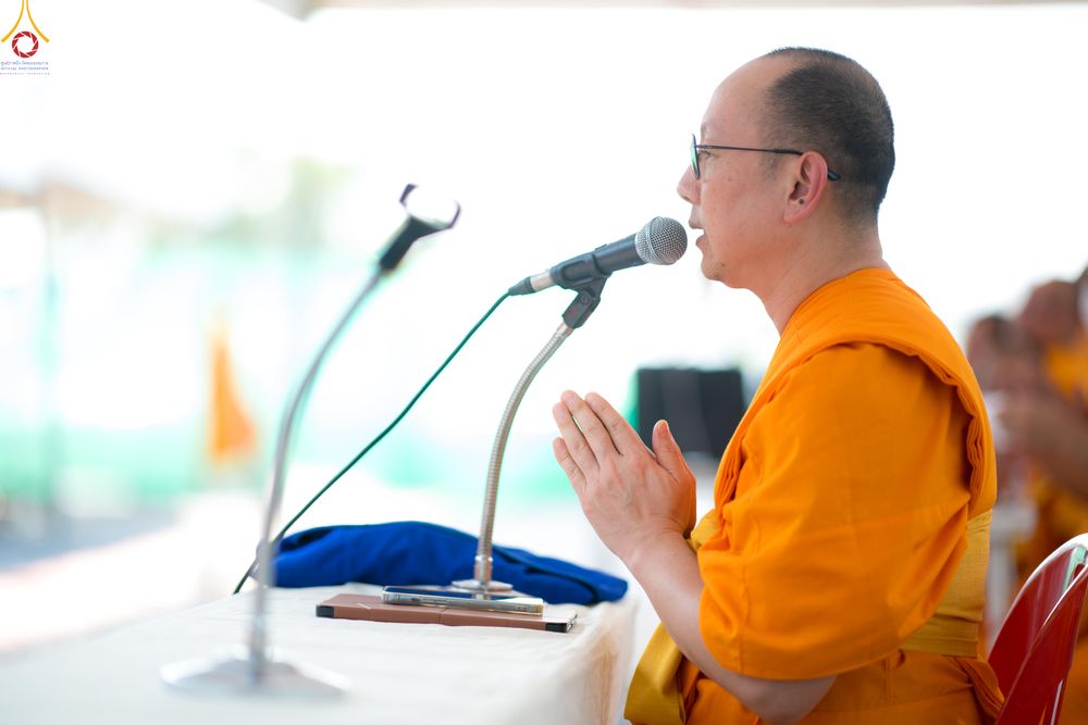 ภาพ No.300513:ภาพเบื้องหลังอาสาสมัครรวมใจ ชุดที่ 3 ในโครงการธรรมยาตรา กตัญญูบูชา มหาปูชนียาจารย์ พระมงคลเทพมุนี(สด จนฺทสโร) พระผู้ปราบมาร อนุสรณ์สถาน 7 แห่ง ปีที่ 14